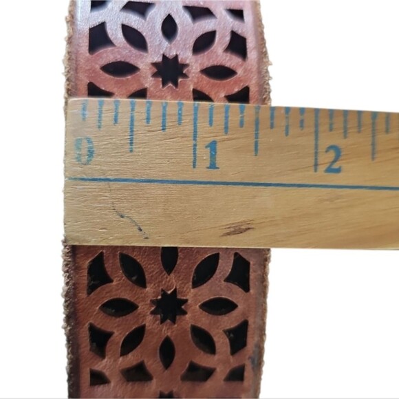 Genuine Leather Floral Cutout Belt Sz M Boho Chic Raw Edge 90s Vintage Inspired - Picture 13 of 13